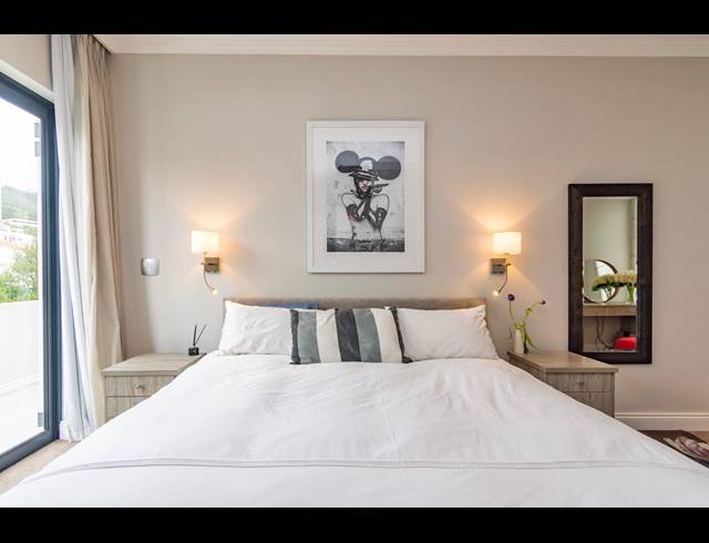 2 BEDROOM APARTMENT FOR SALE IN VREDEHOEK